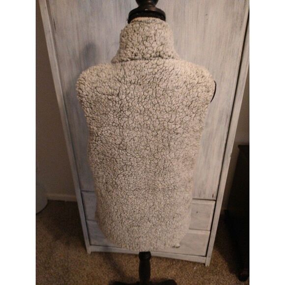 Jess Lea outdoorsy Logan look  faux fur polyester vest light green small - Picture 6 of 11